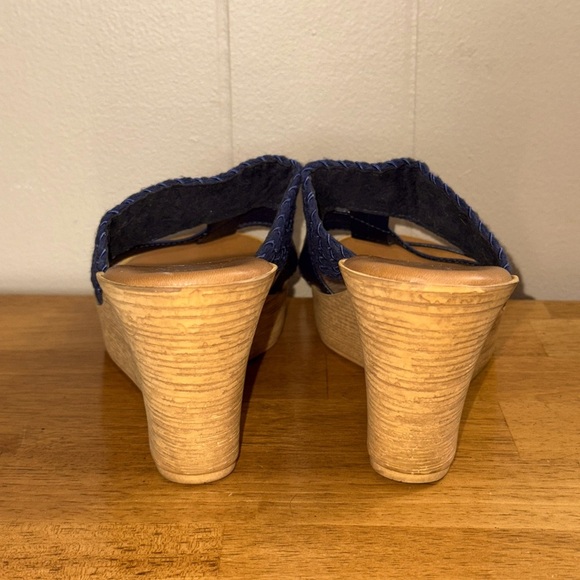 Italiana by Italian Shoemakers • Mandii Wedge Sandals - Picture 5 of 10